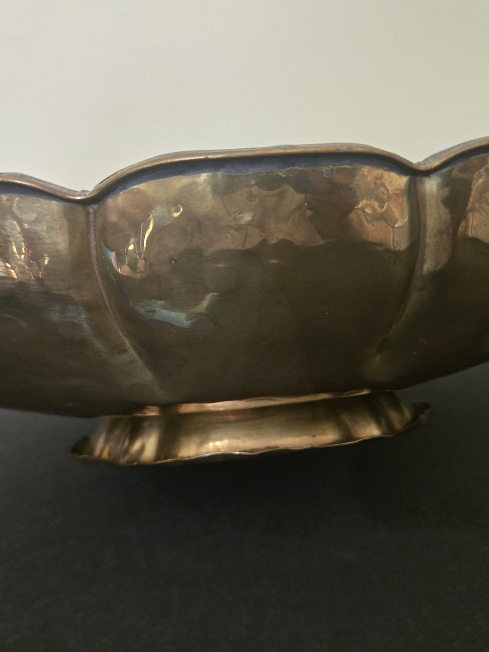 Vintage Scalloped Oval Brass Footed Centerpiece Bowl with Handles - Picture 11 of 13
